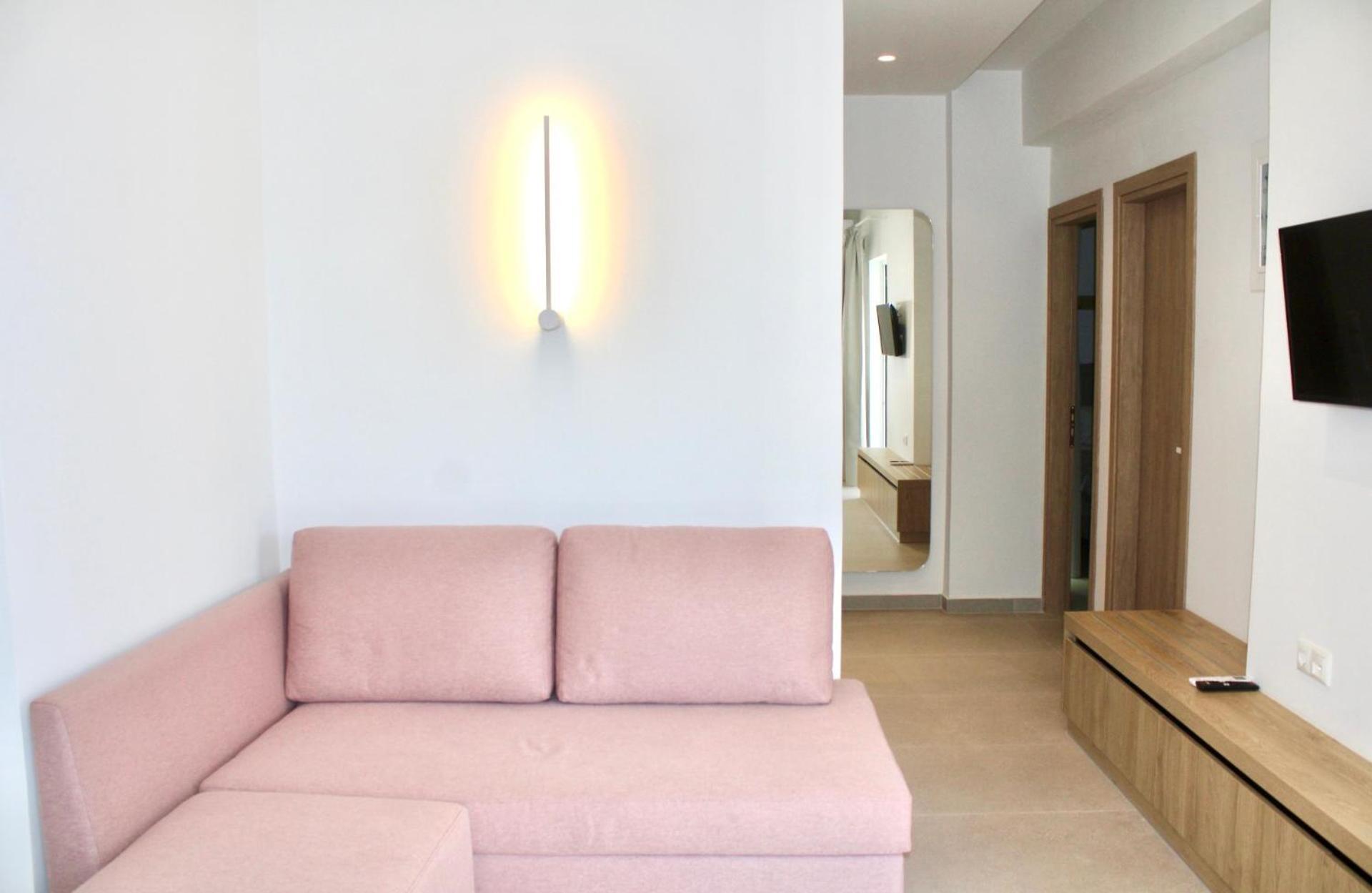 Peroulia Aparthotel *