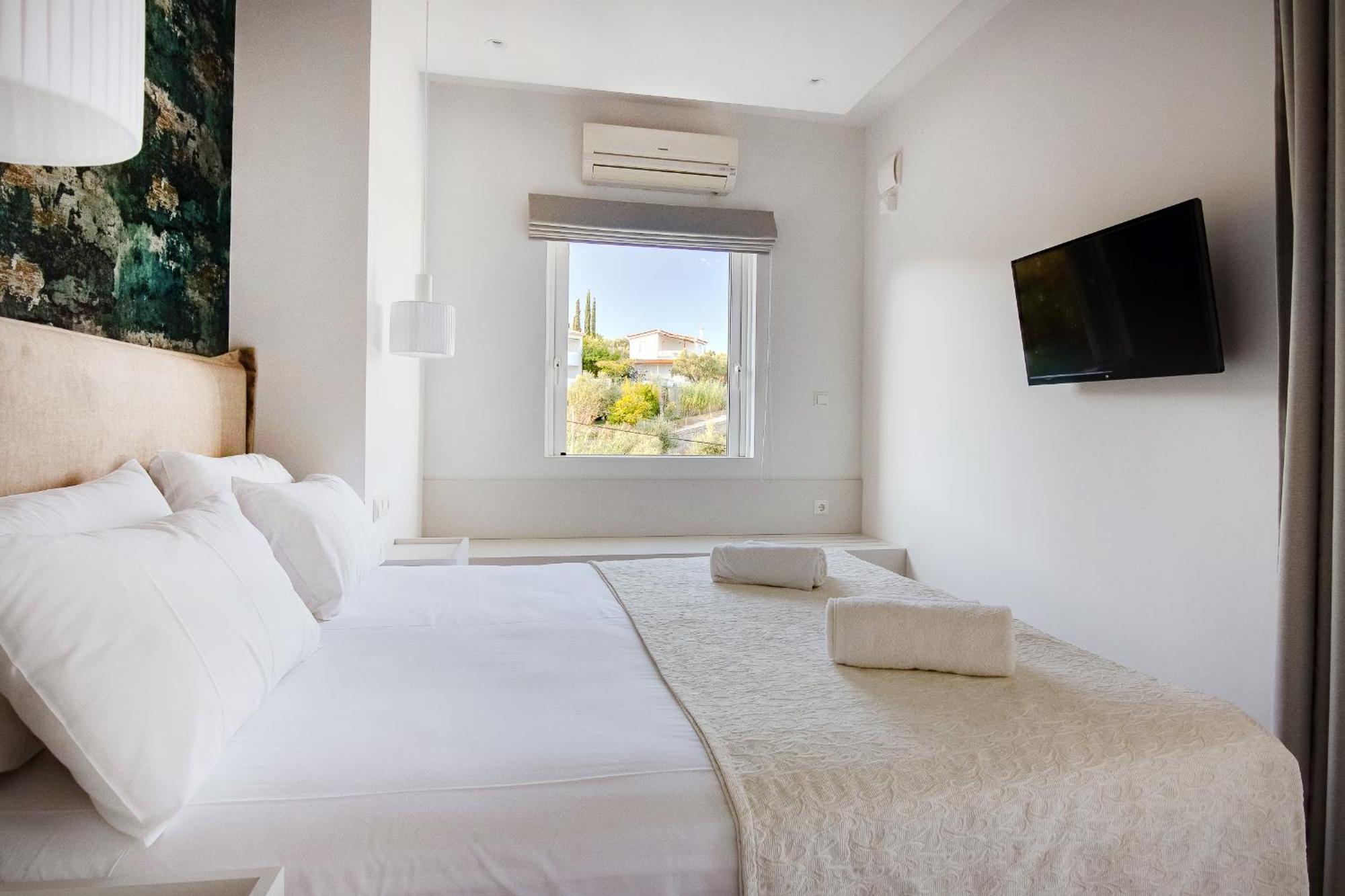 Peroulia Aparthotel
