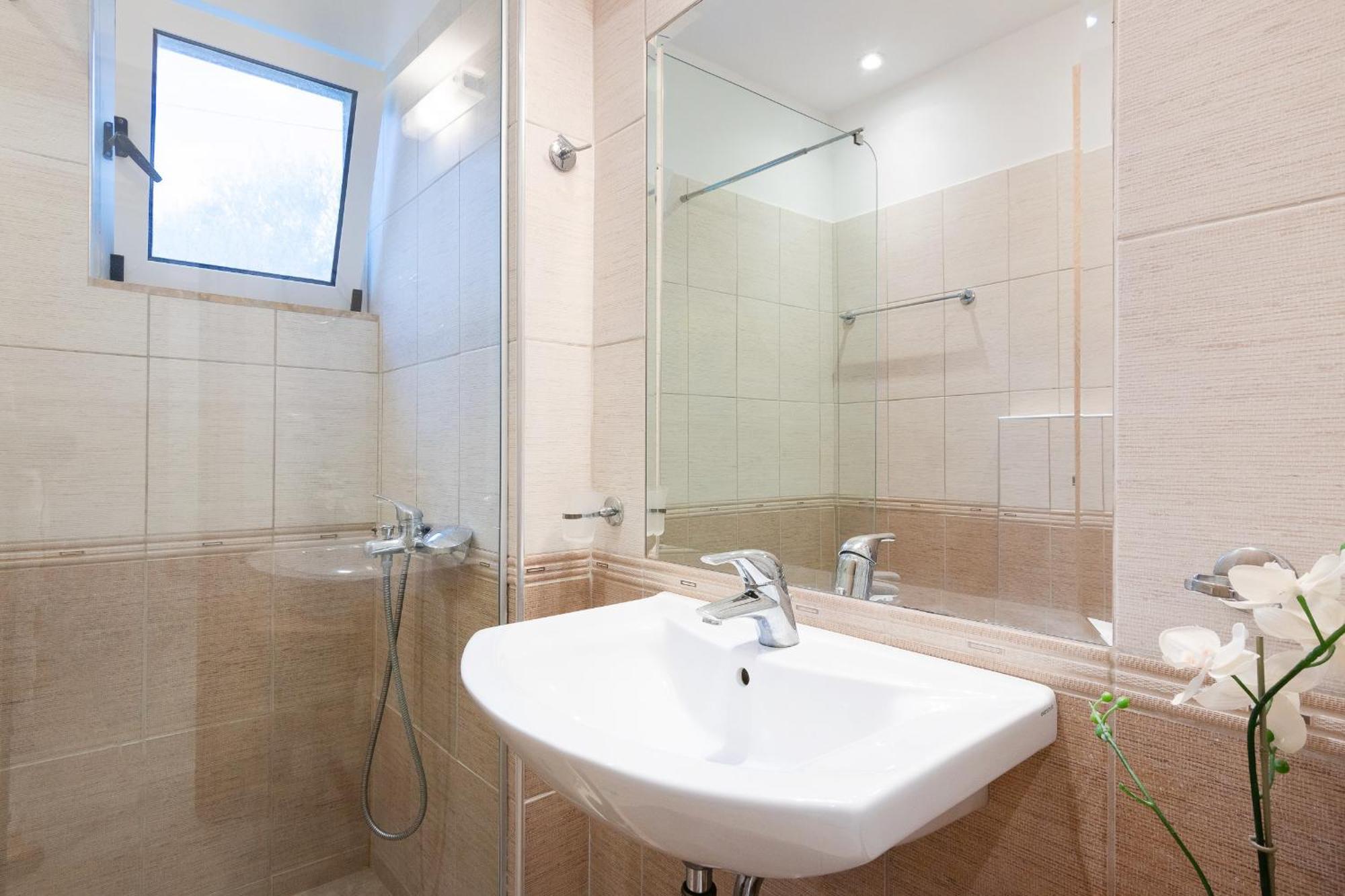 Aparthotel Peroulia