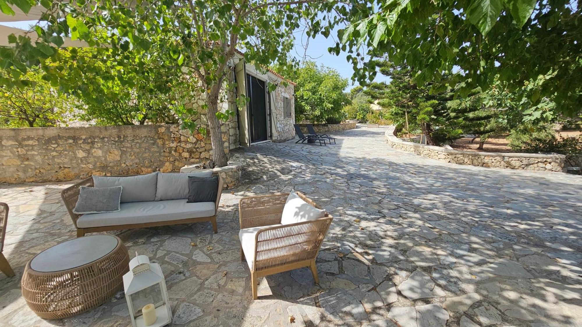 Holiday home Ploes Luxury Pesadha