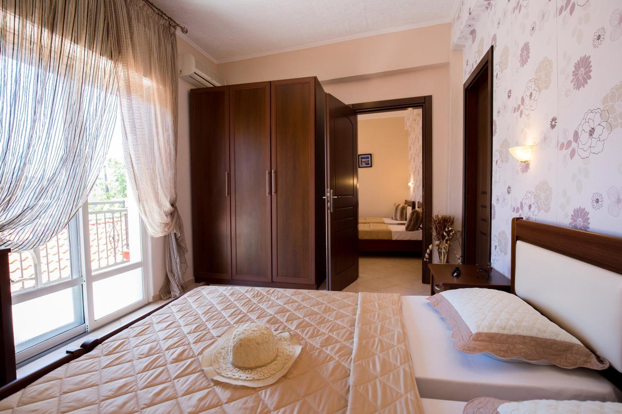 Markos Apartment Potos
