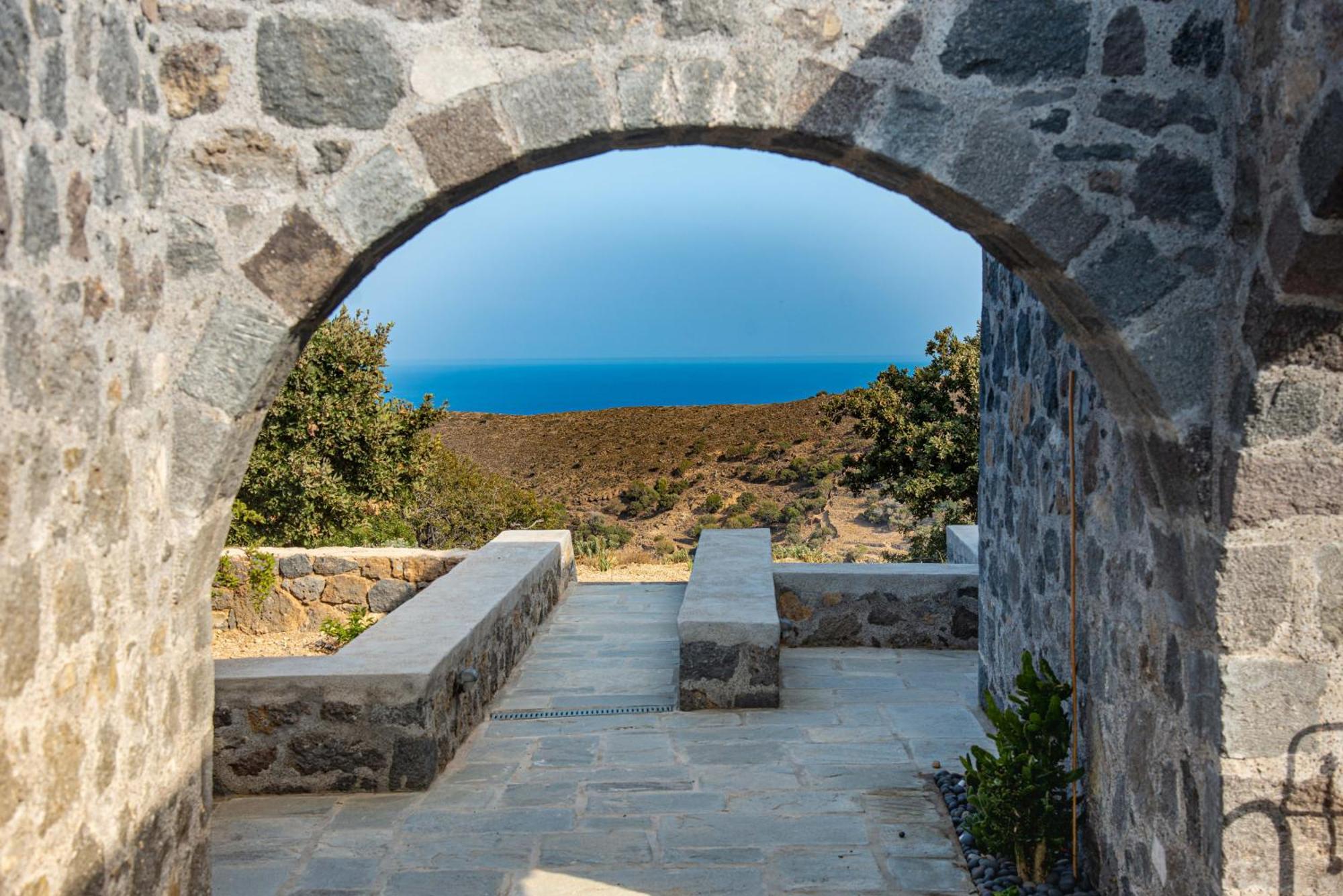 Pavlaina Complex Of Traditional Residences In Nisyros. Enjoy The Garden And The Sea View *