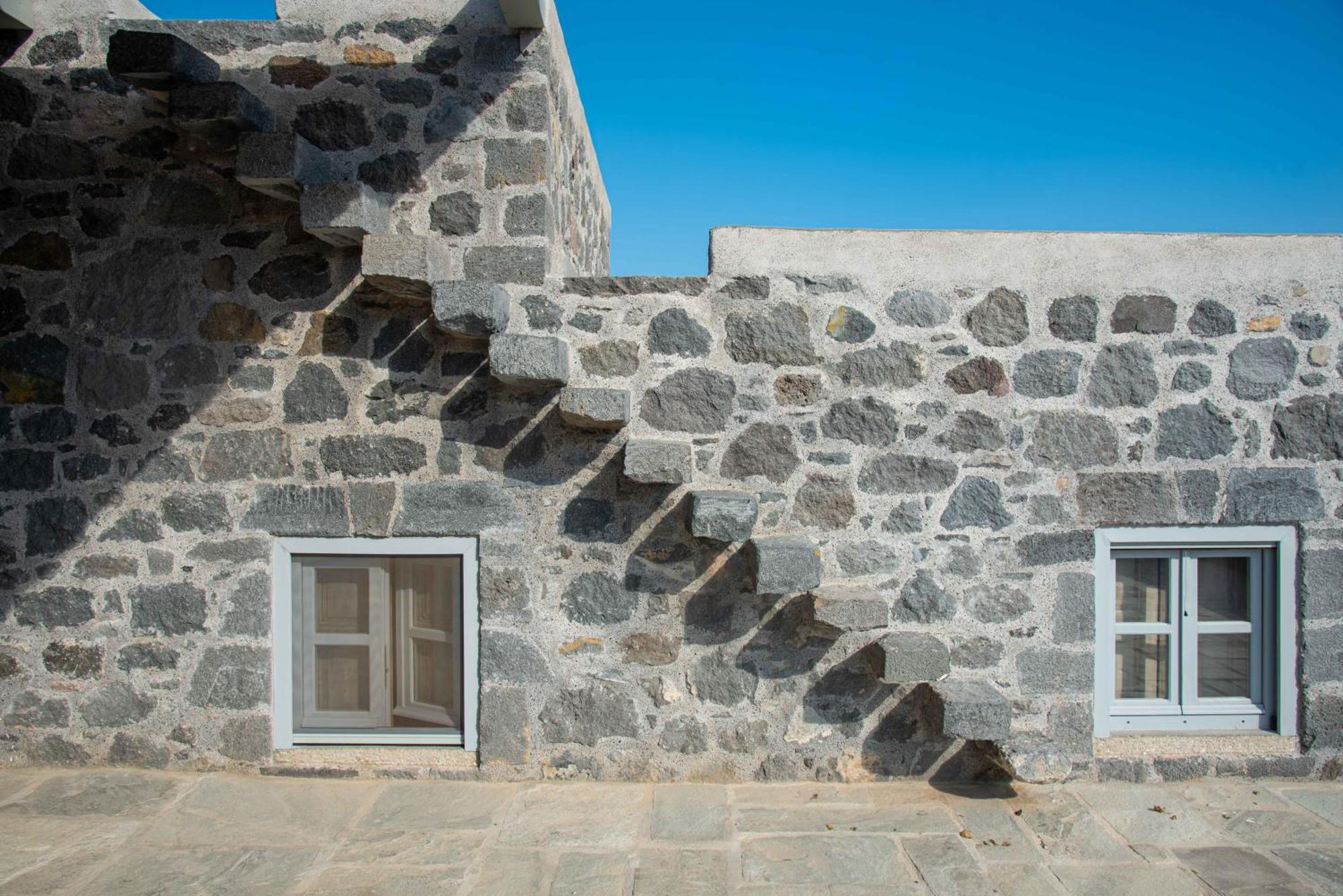 Pavlaina Complex Of Traditional Residences In Nisyros. Enjoy The Garden And The Sea View Apartment *