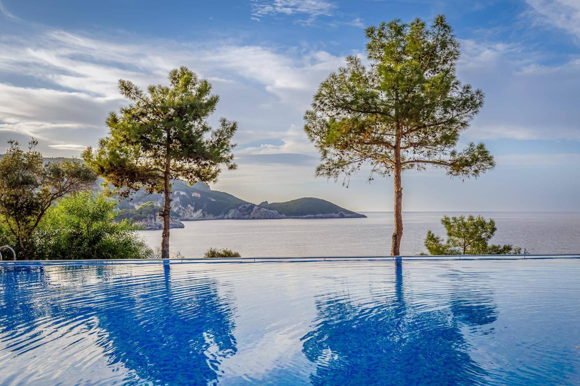 Akrotiri - Adult Friendly