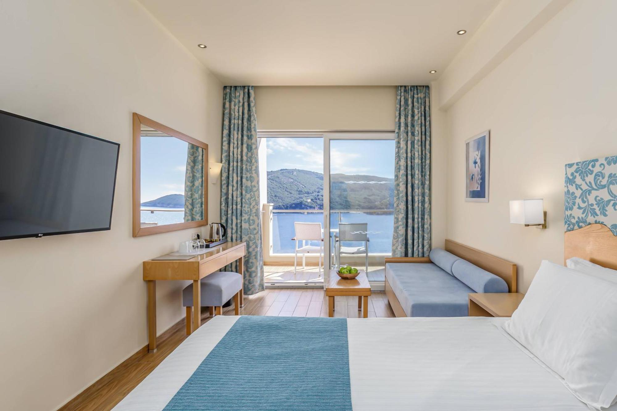 Akrotiri - Adult Friendly Hotel Paleokastritsa