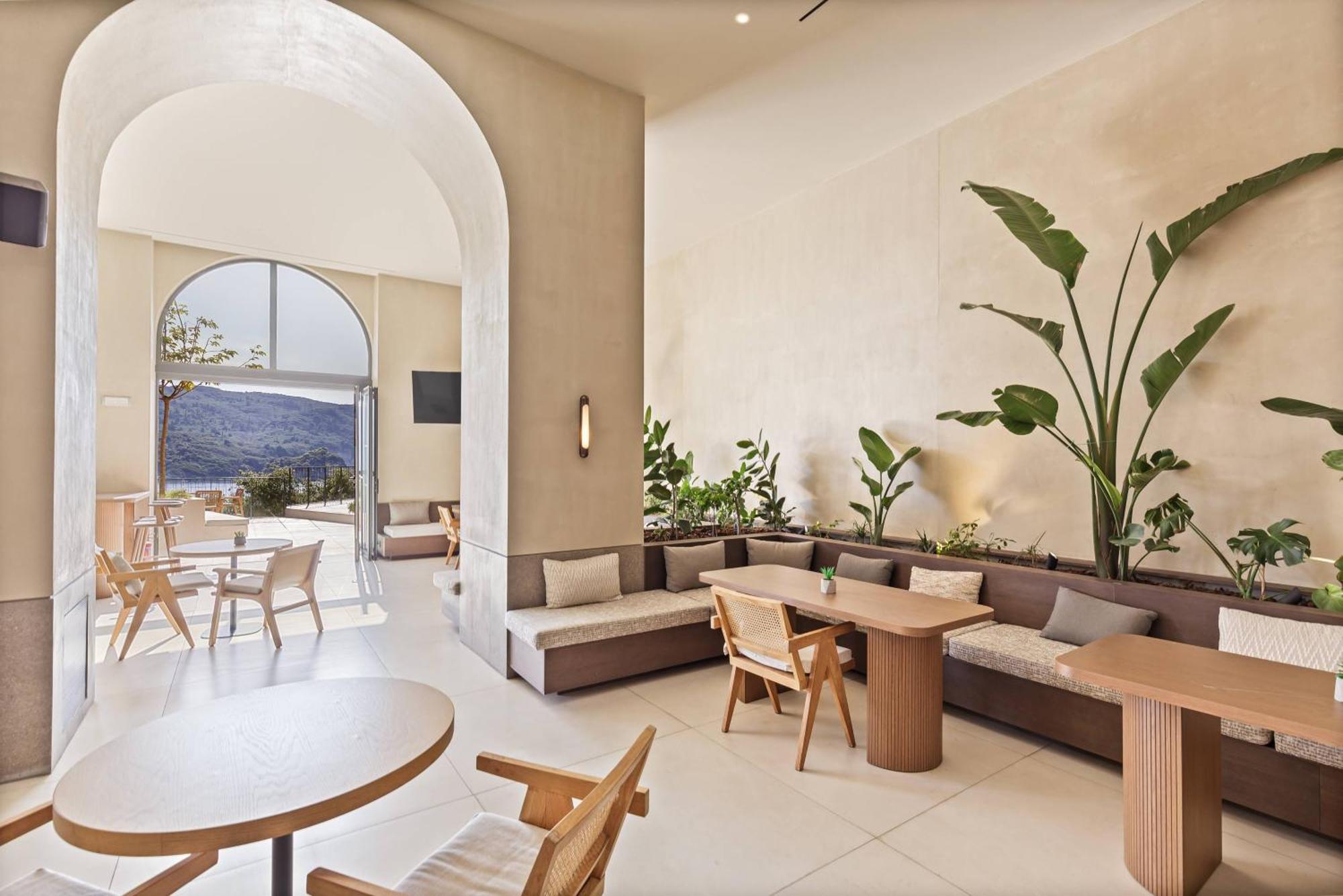 Akrotiri - Adult Friendly Hotel Paleokastritsa