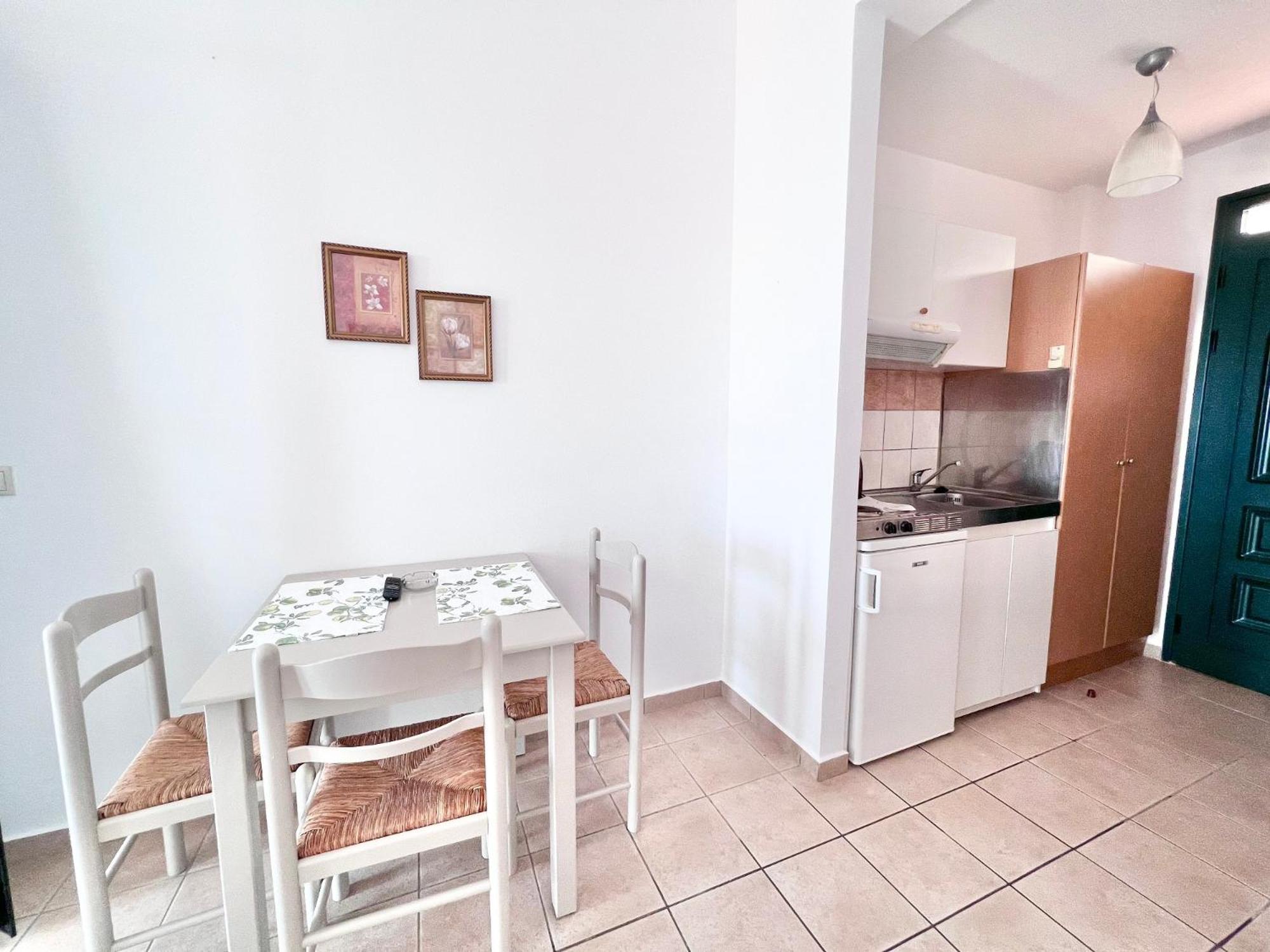 Aparthotel Aristomenis Studios Vlachata