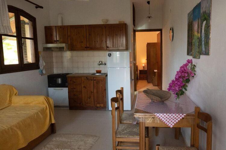 Pleasant In Peoymno With Garden Apartment *