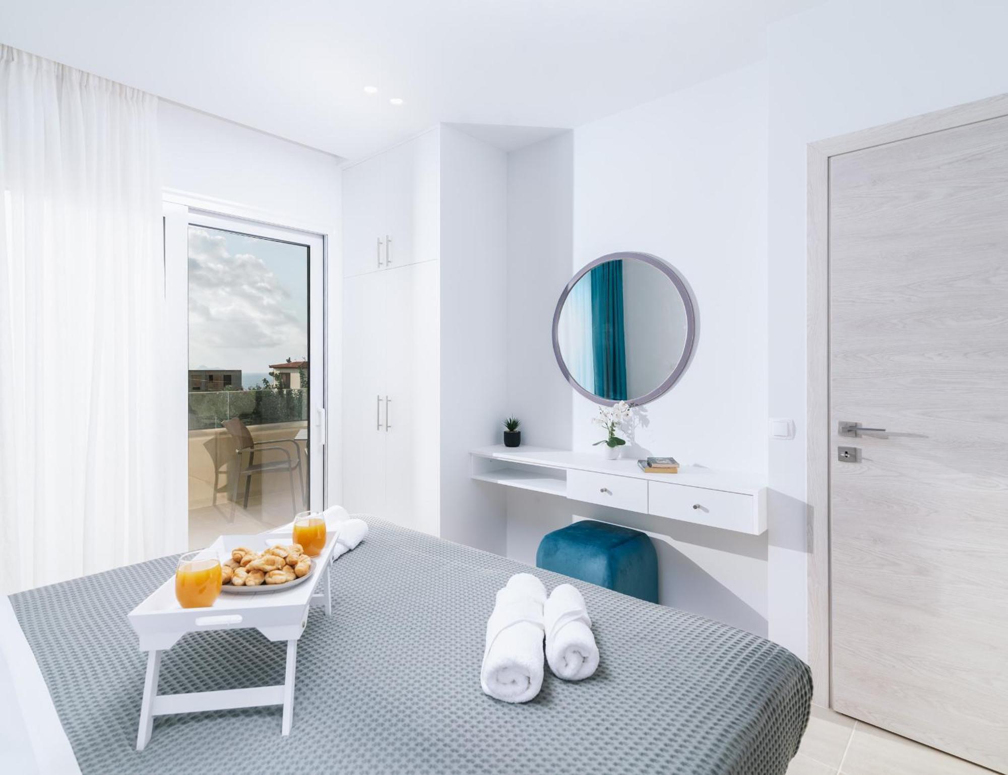 Villa Luna With Swimming Pool In *