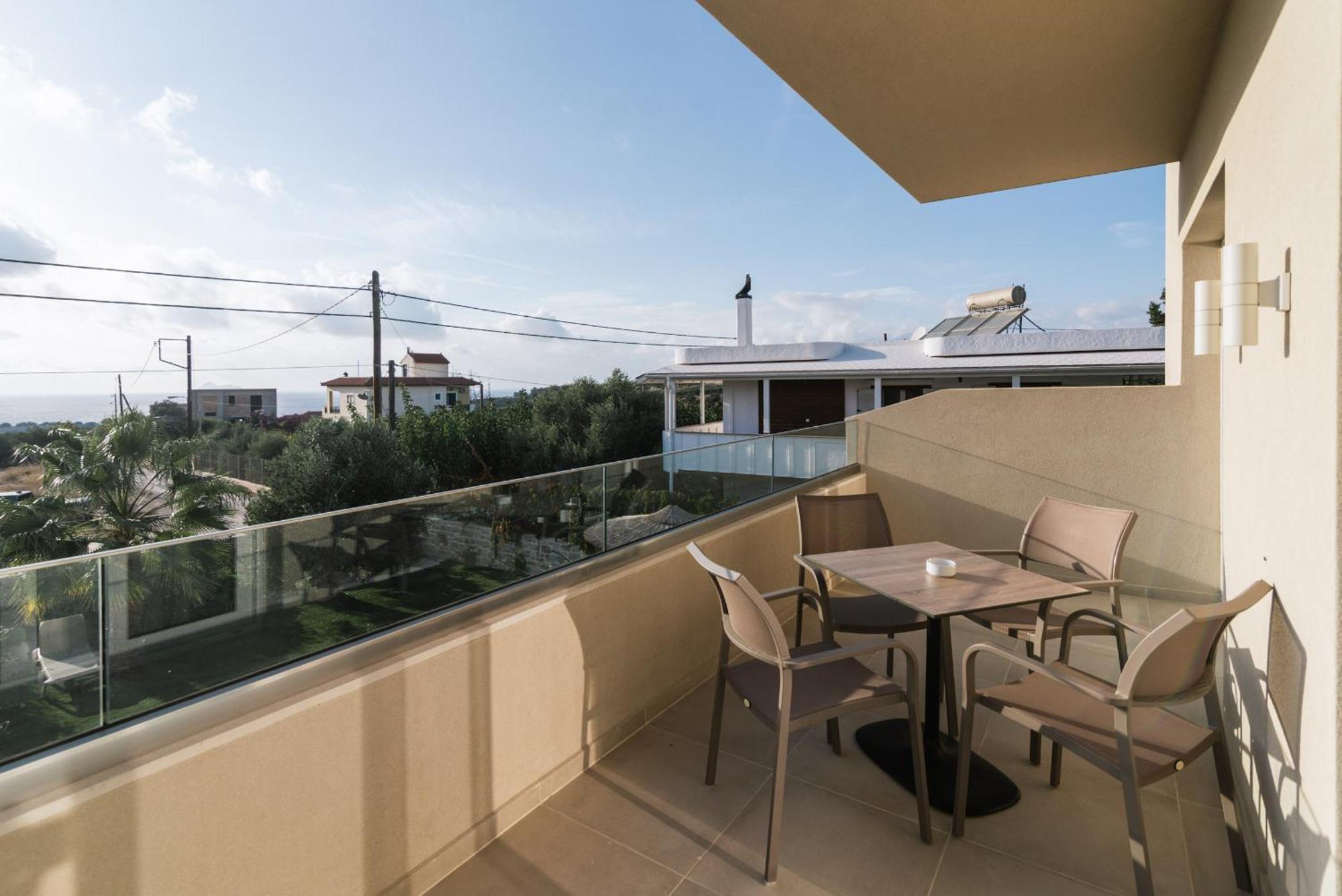 Villa Luna With Swimming Pool In