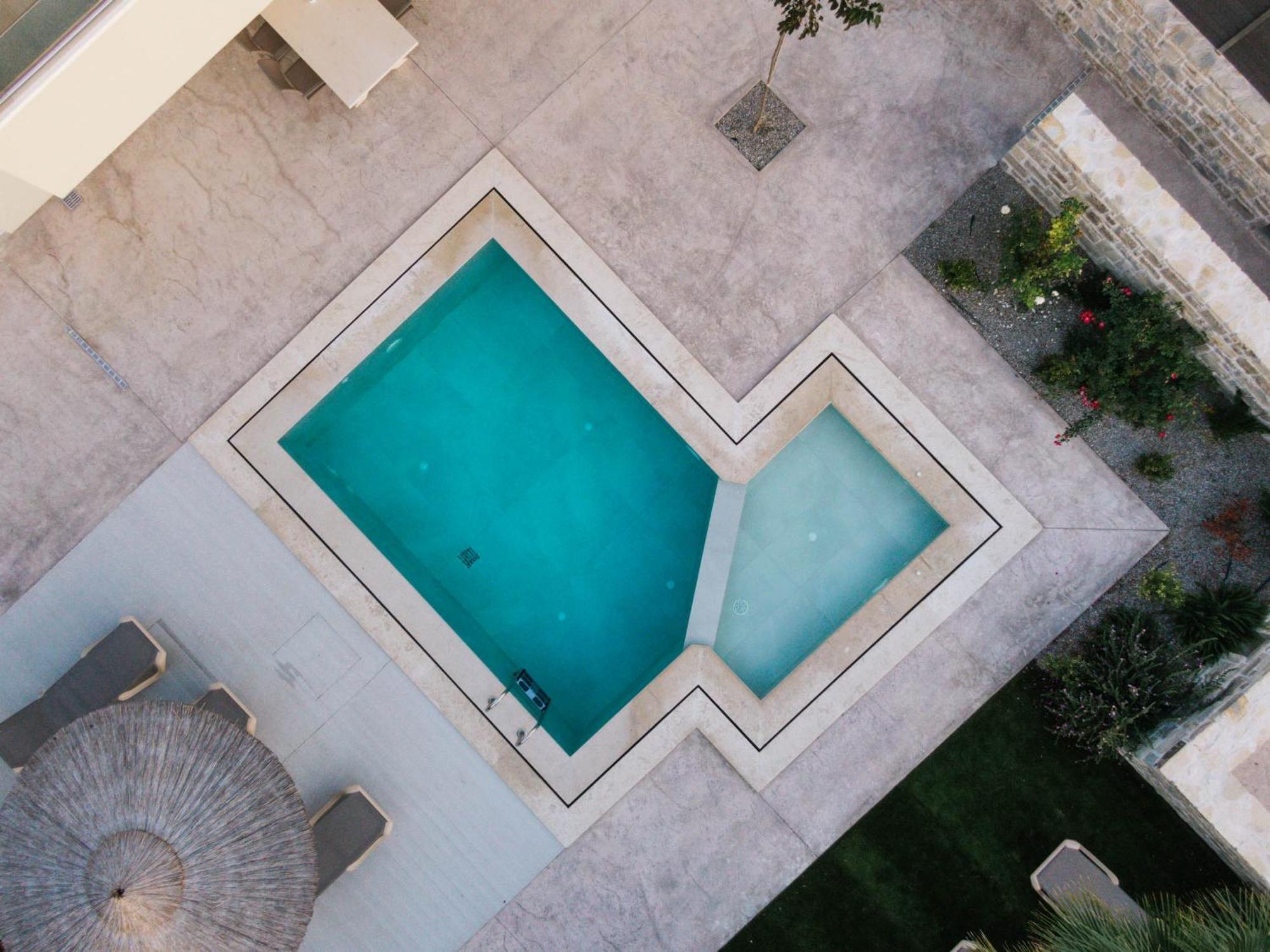 Villa Luna With Swimming Pool In