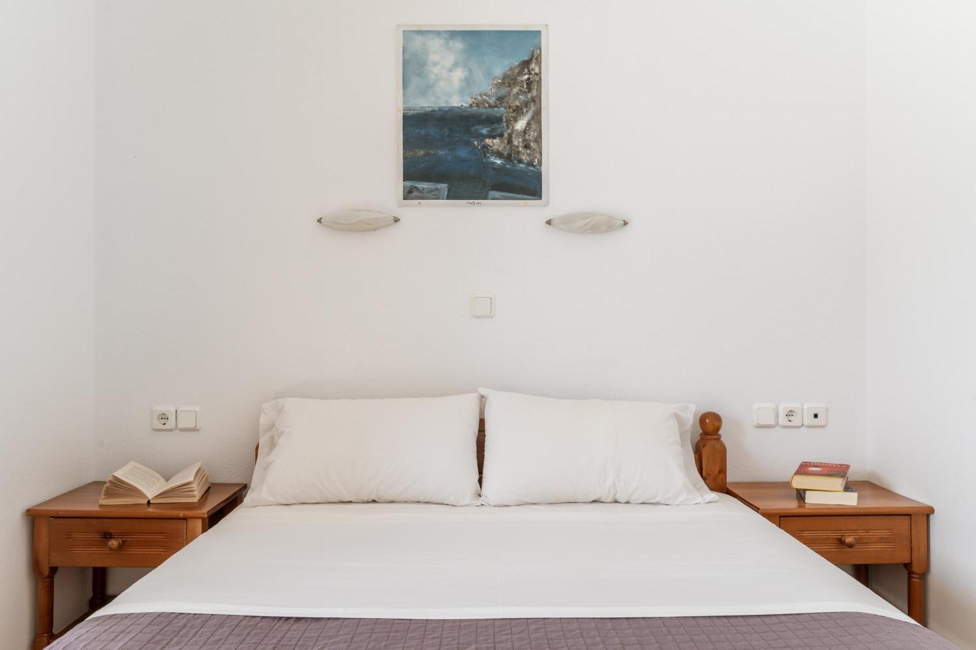 Livadia Apt B *
