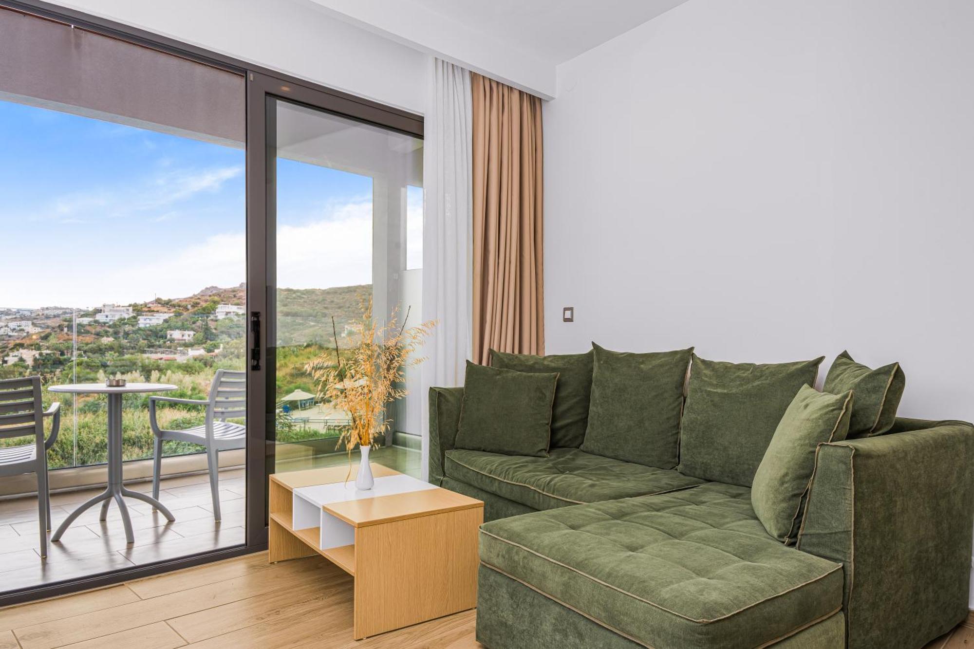 Panorama Village Hotel 4*