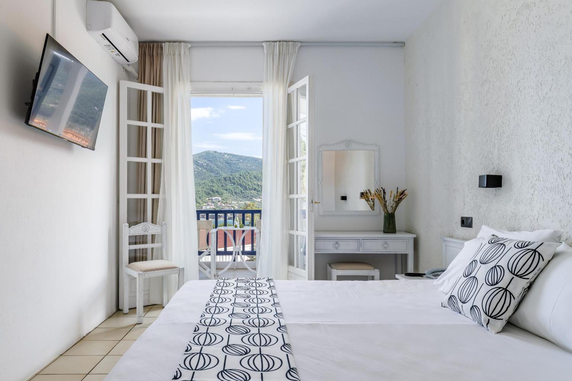 Aperitton Hotel 3*