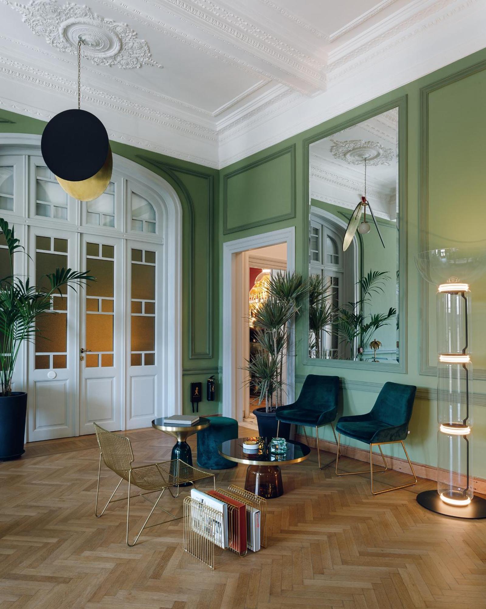 Aristide - Small Luxury Of The World