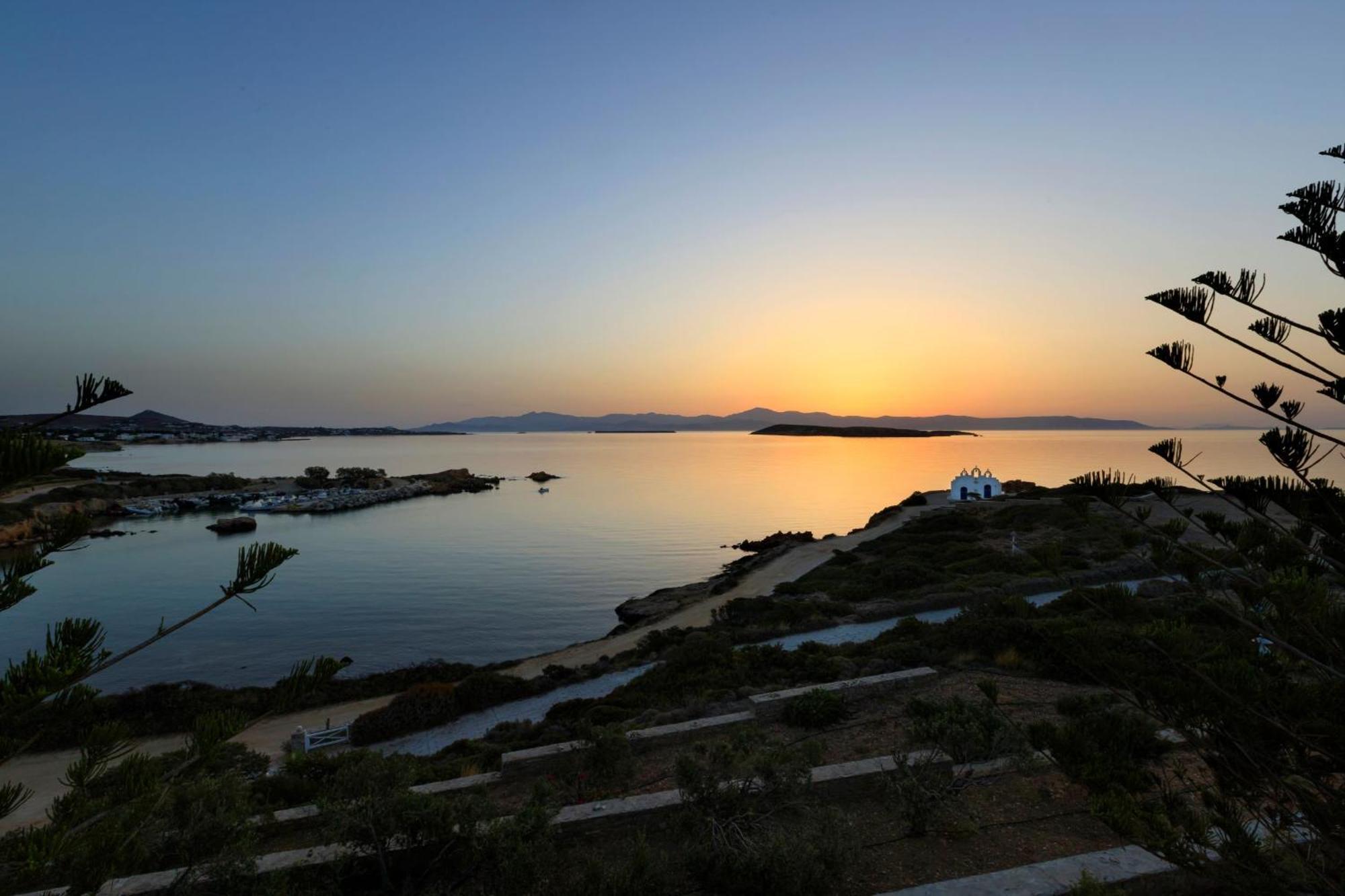Martineli - A Beachfront Estate *