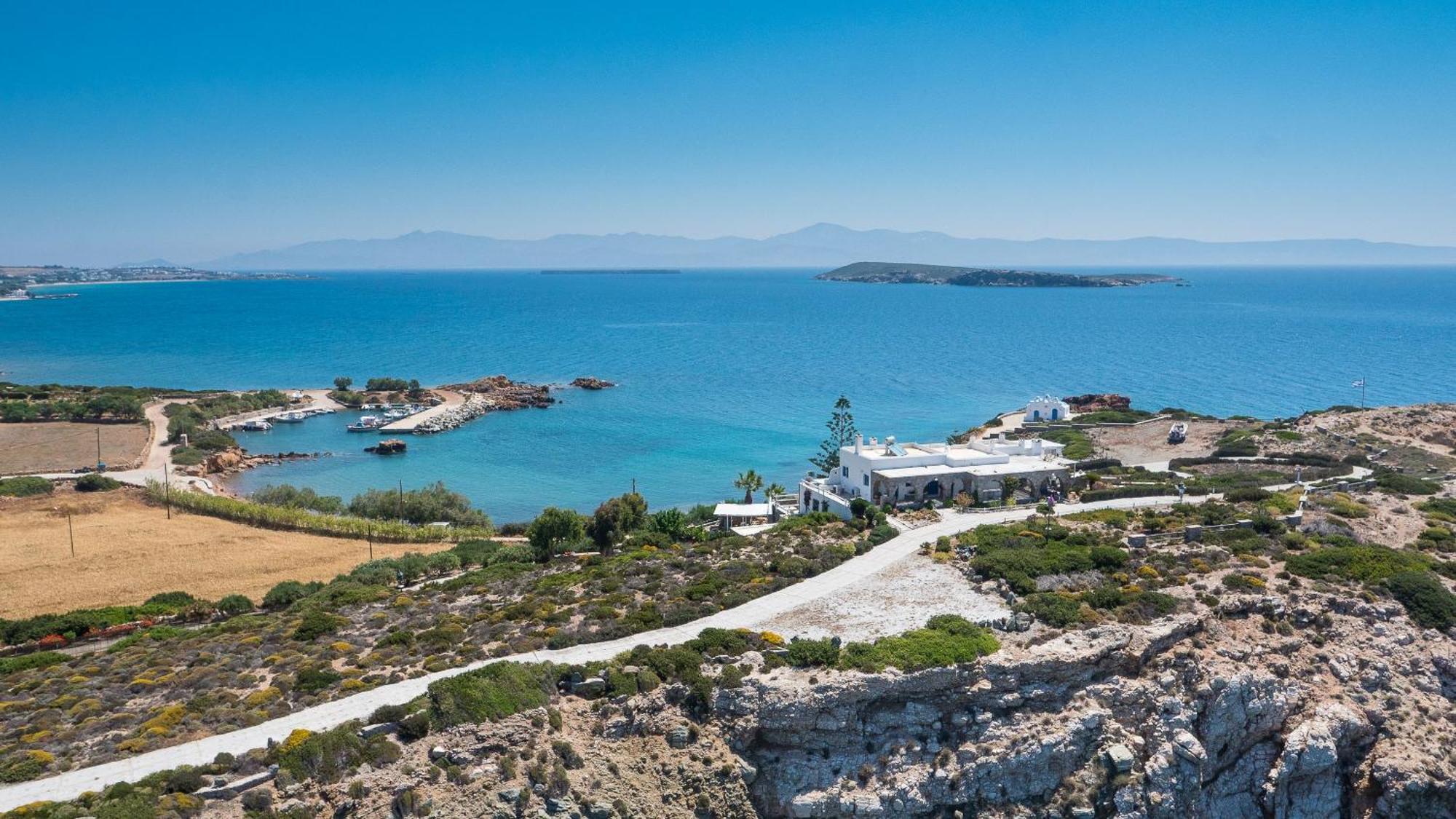 Martineli - A Beachfront Estate Villa Drios