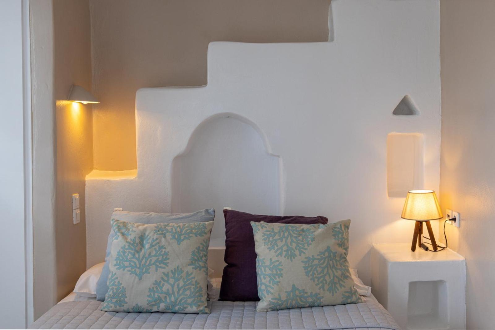 Soulmate's Tinos Kionia