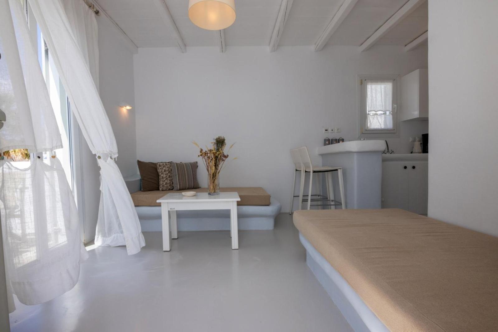 Soulmate's Tinos Kionia