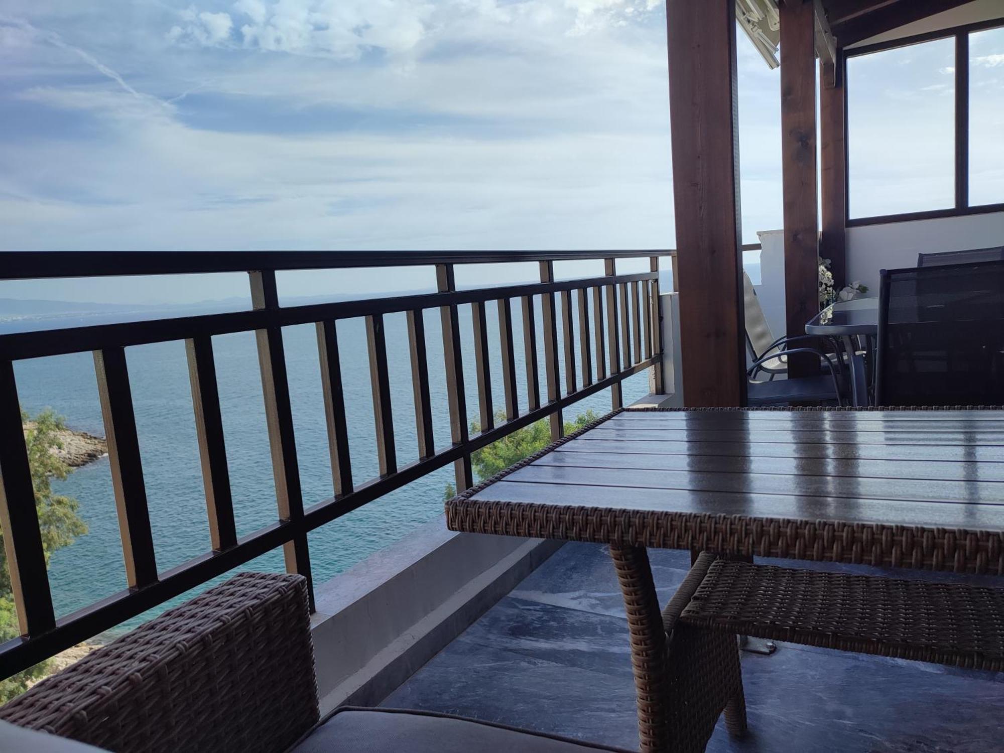 Blue Seaview Apartment
