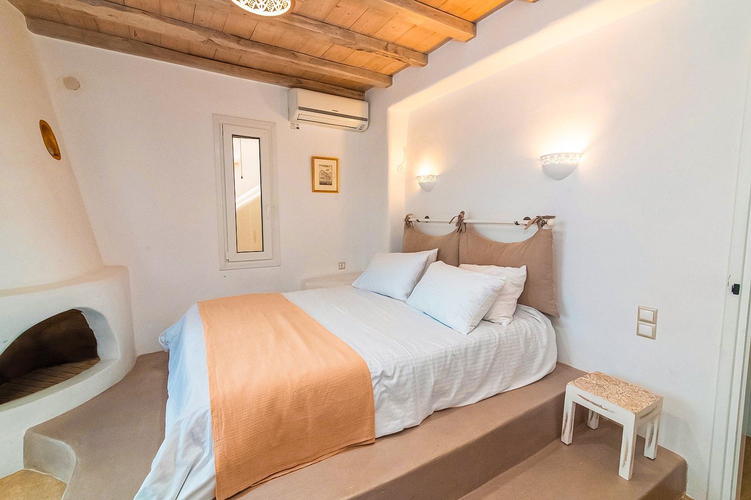 Art & Panormos (Tinos)