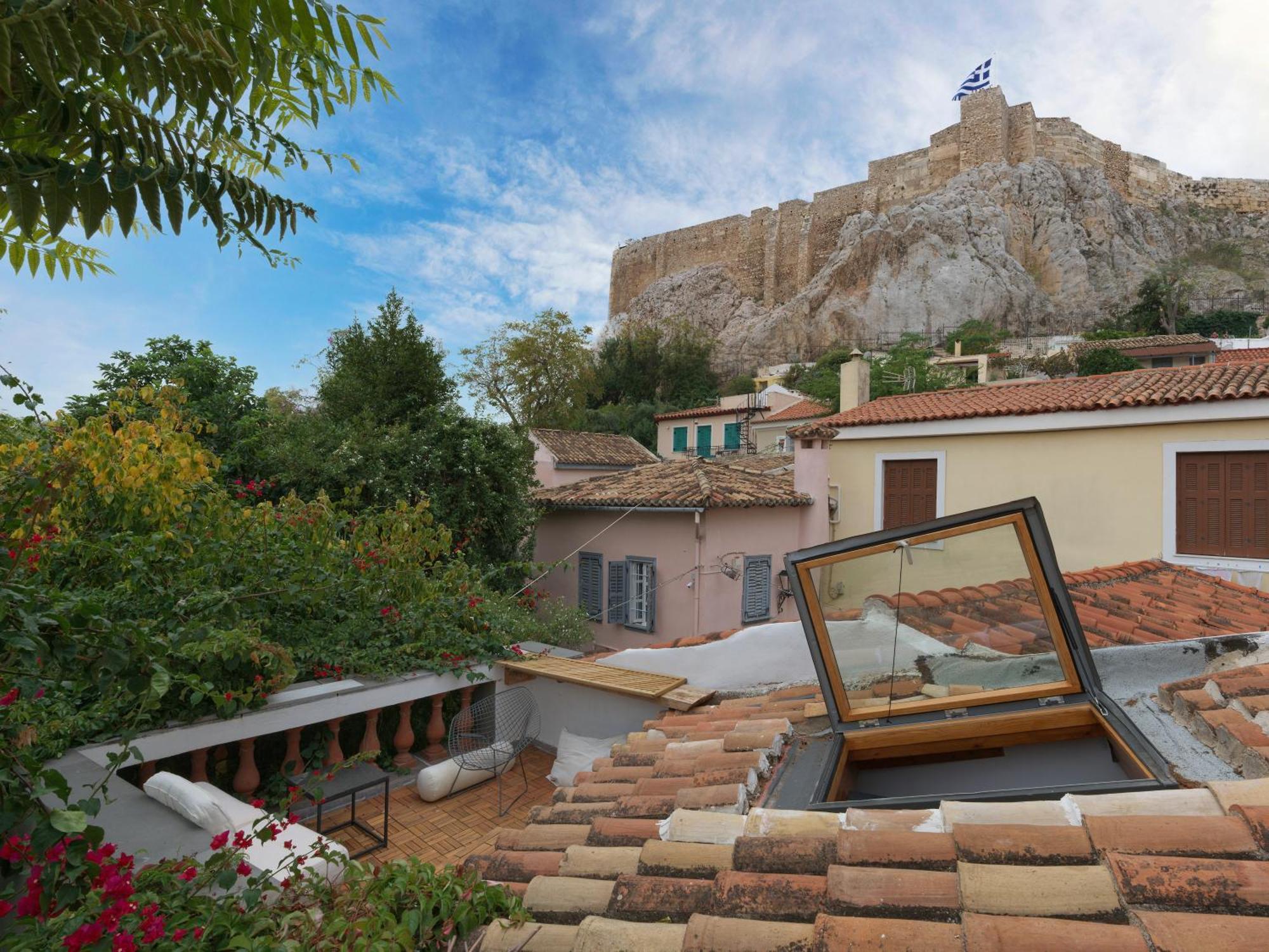 Live At The Acropolis Shadow - Under Super Scenic Anafiotika Apartment *