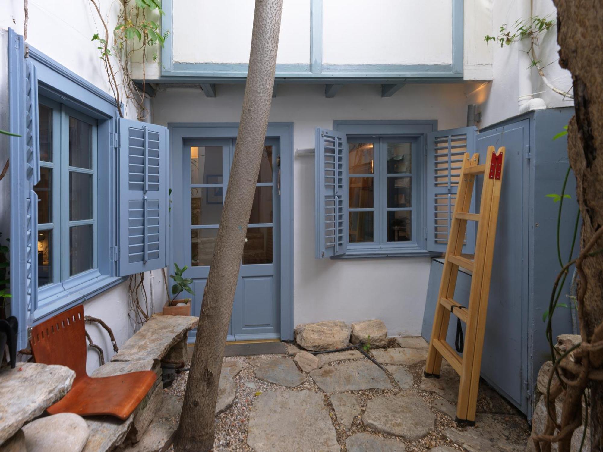 Live At The Acropolis Shadow - Under Super Scenic Anafiotika Apartment