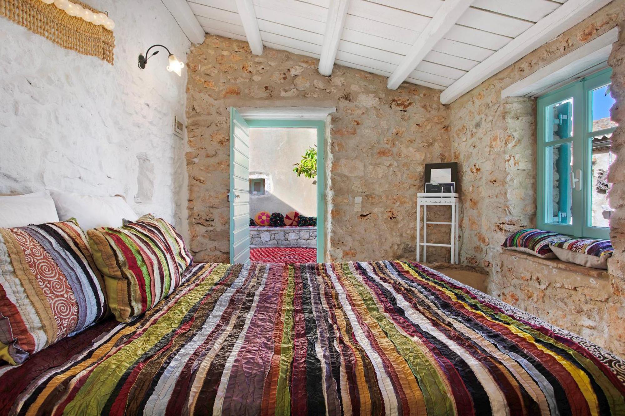 Sira Stonehouse Ll Apartment Volimes