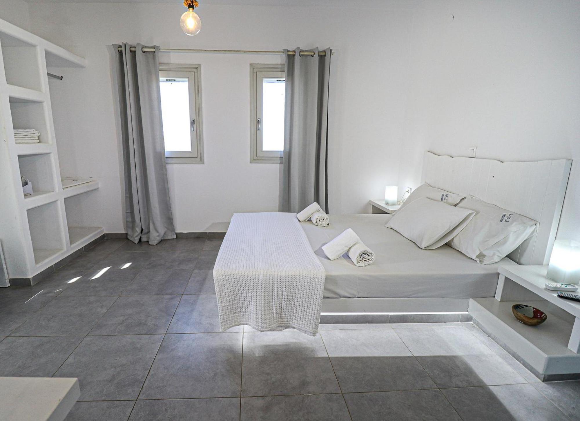 Mika Naousa (Paros)