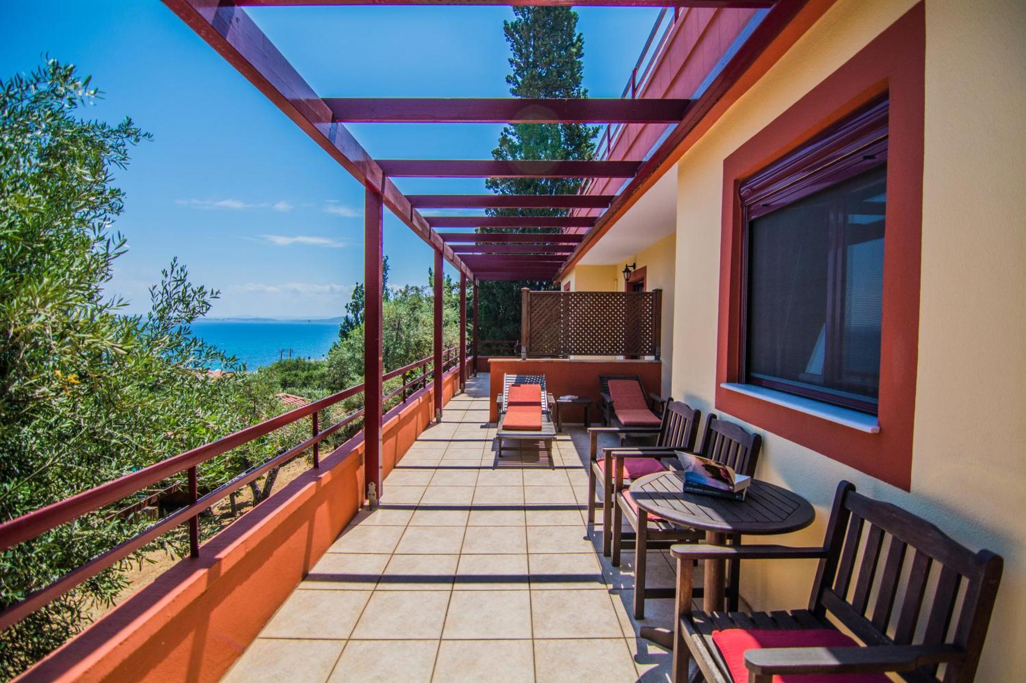 Aeriko Benovias Rooms & Apartments