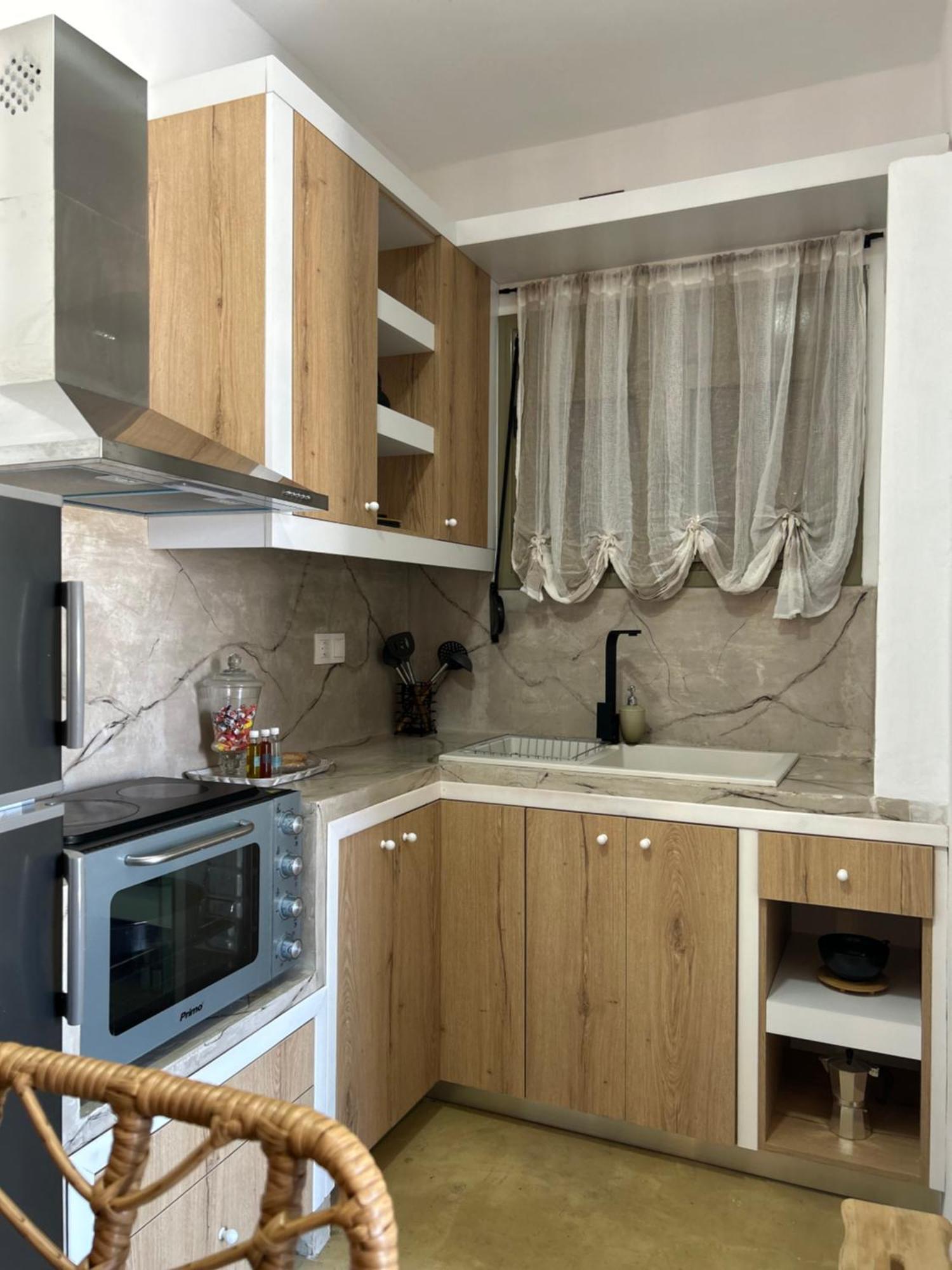 Sonia's Luxury With Jacuzzi Apartment Kamilari