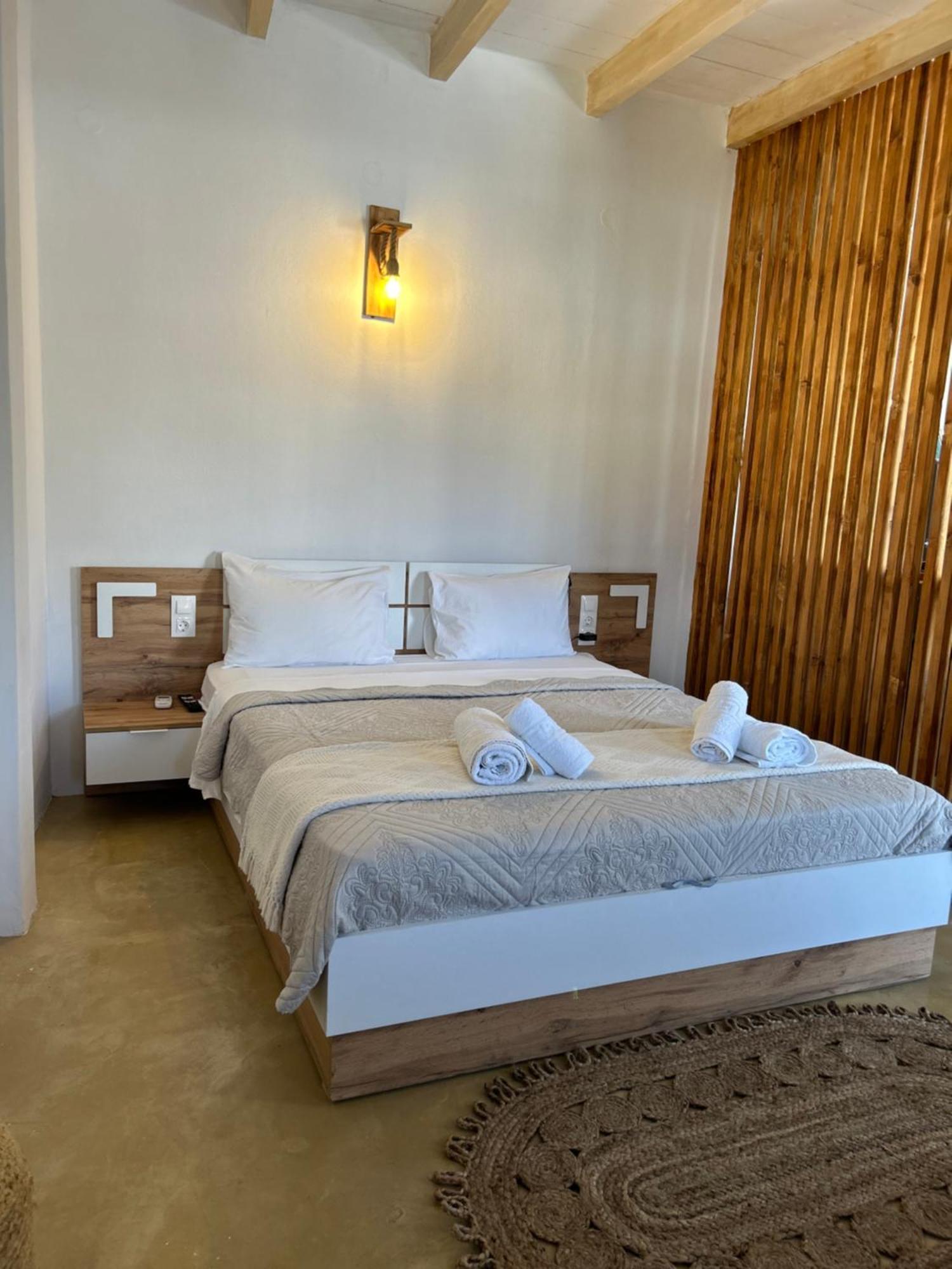 Sonia's Luxury With Jacuzzi Kamilari