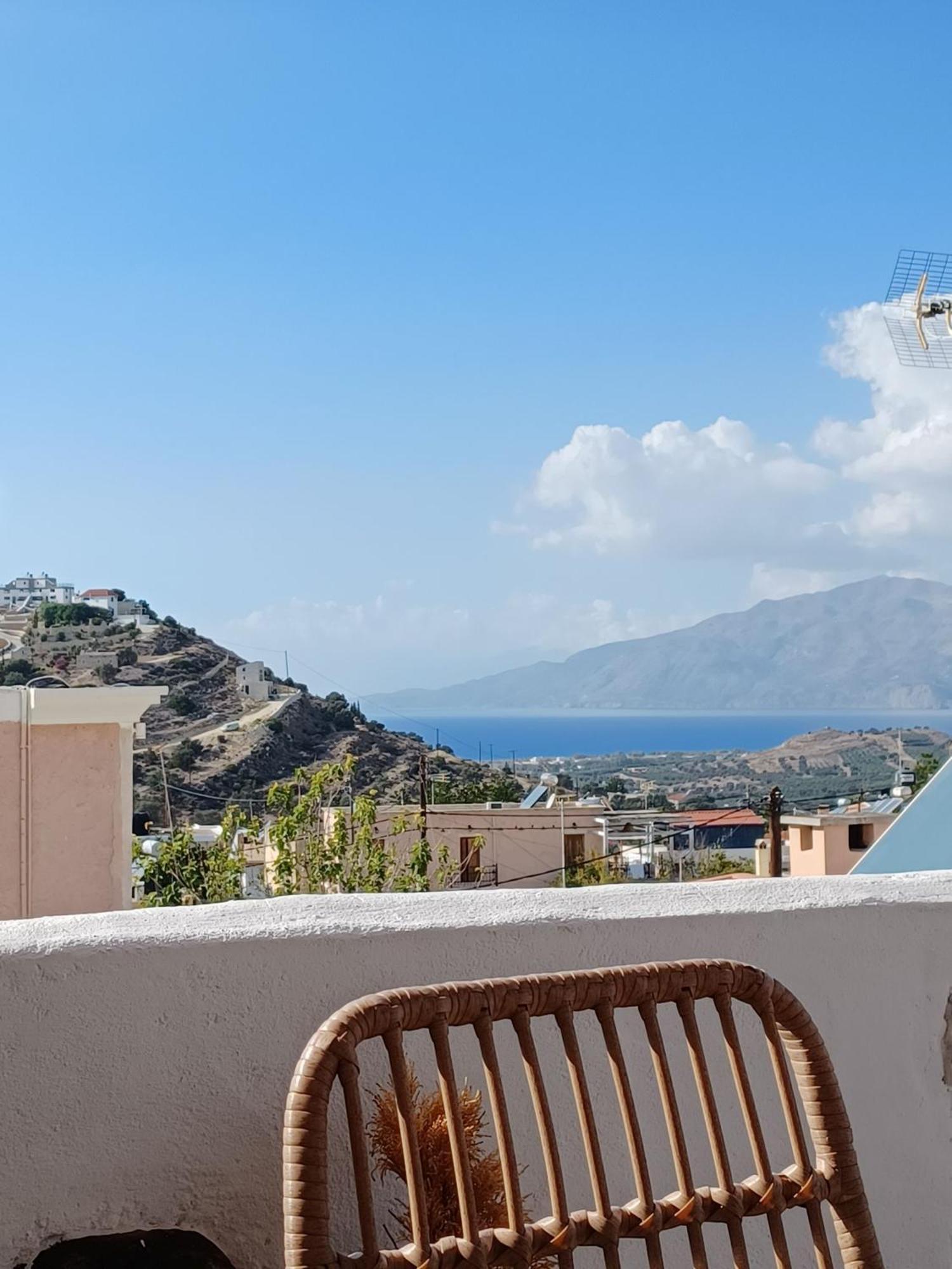 Apartment Sonia's Luxury With Jacuzzi Kamilari