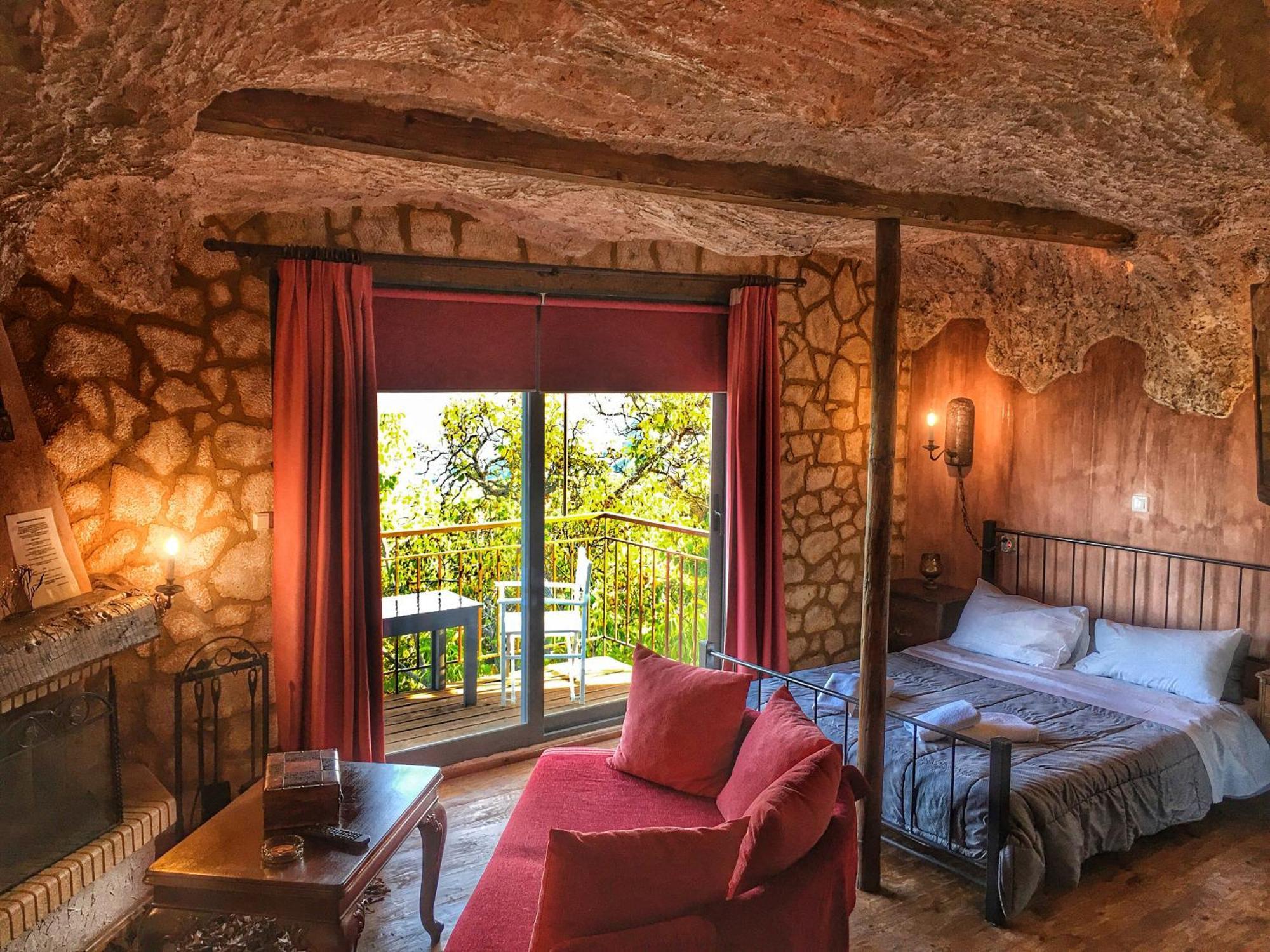 Guest house Anemoessa *
