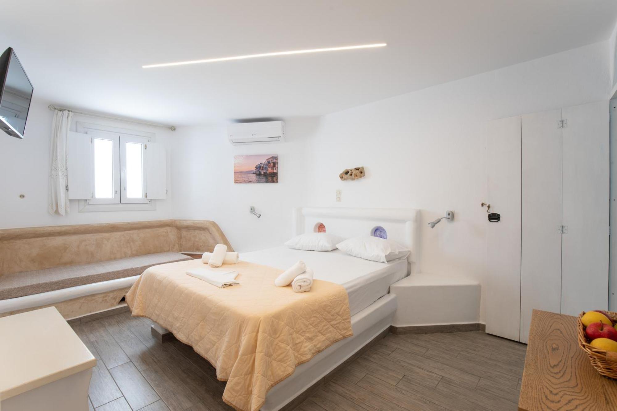Alexandros Mykonos