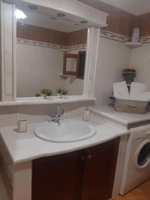 Panos Renos Studio, A Cozy By The Beach! Holiday home *
