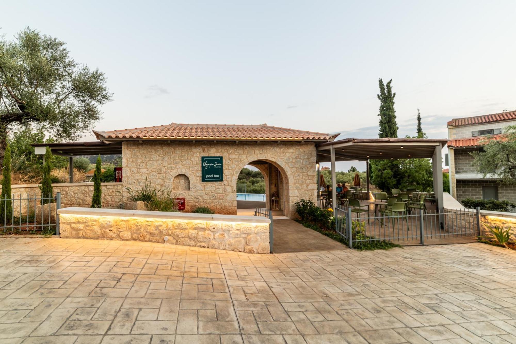 Olympia Zervea With Pool - Apartment *