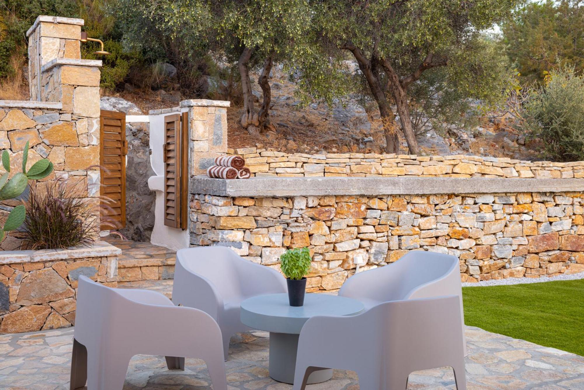 Holiday home Chariclea *