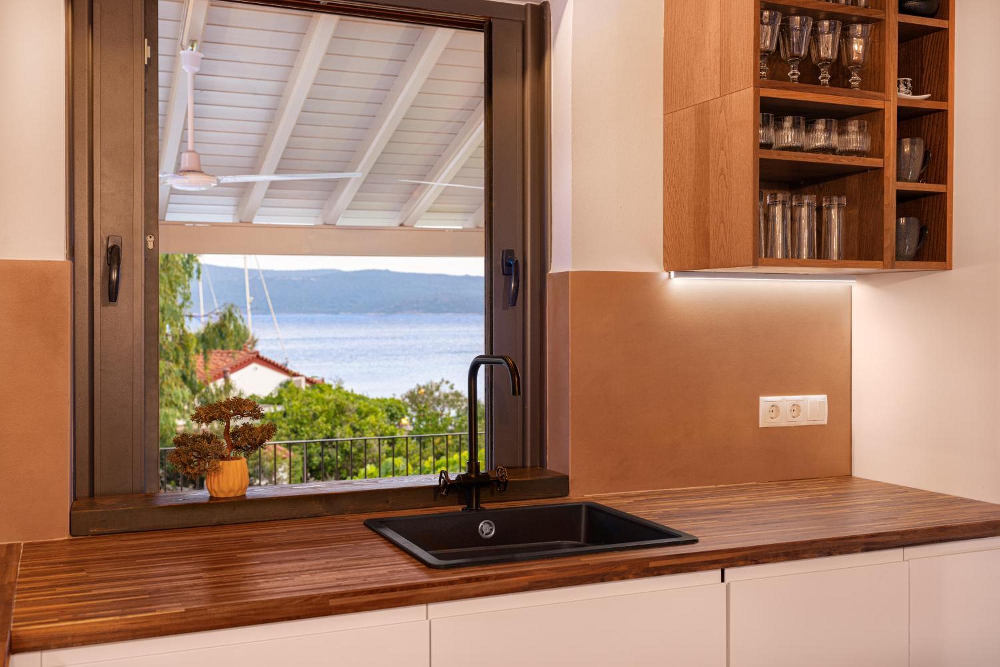Holiday home Chariclea