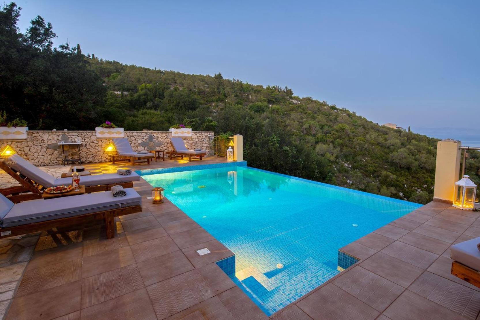 Lilac Lilium Artistsvillas Villa Gaios
