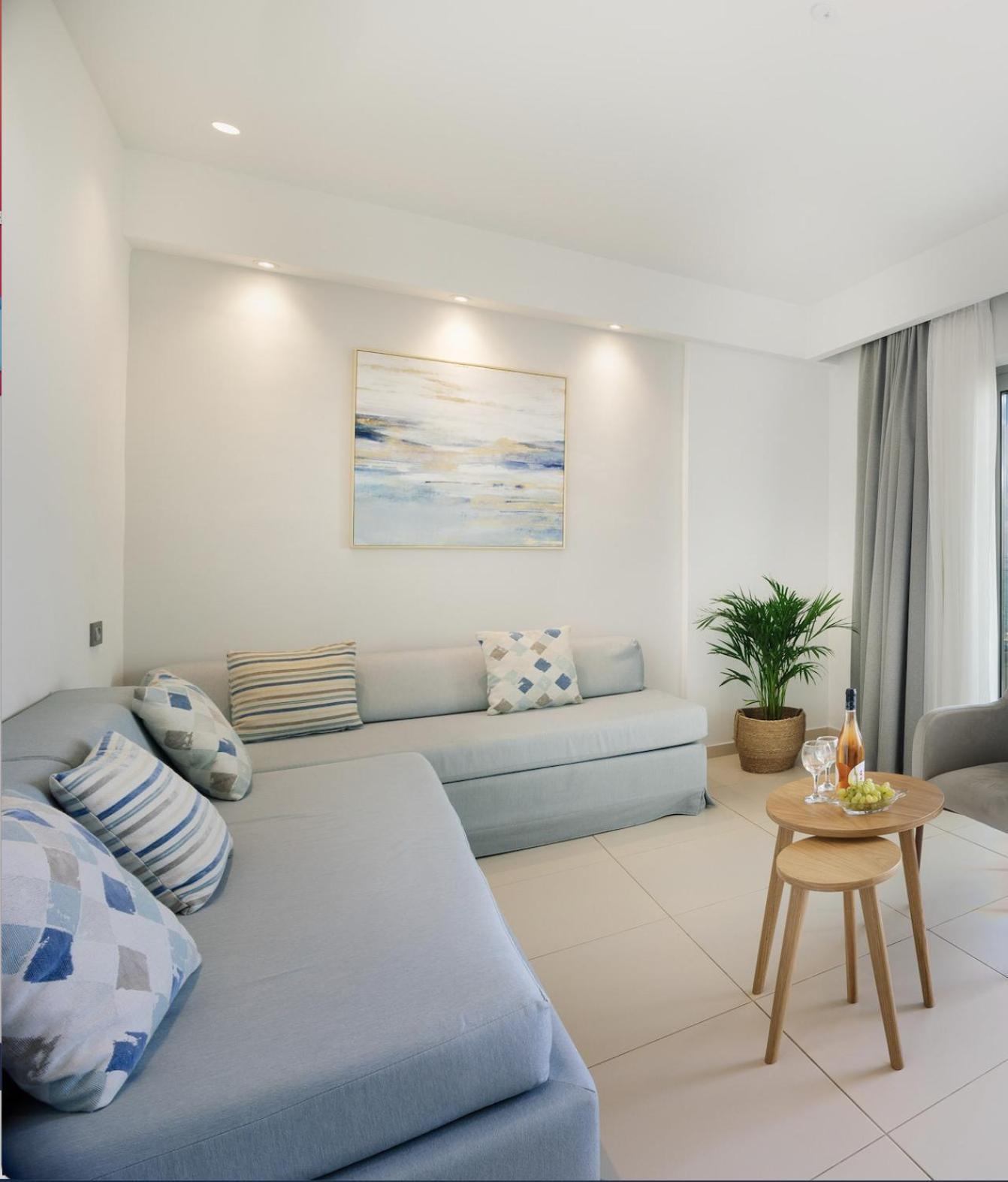 Batis Aparthotel