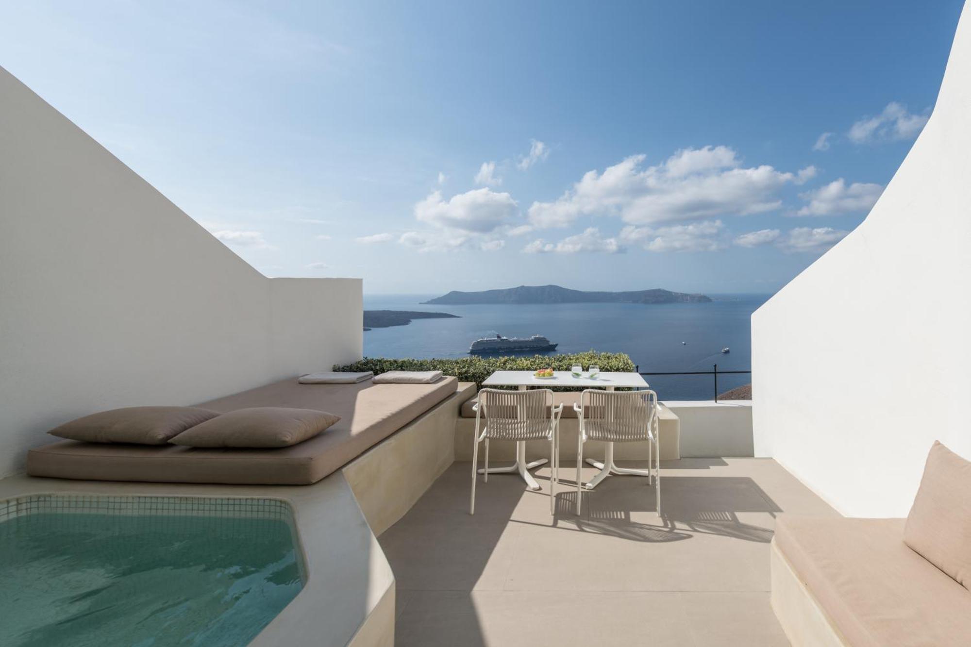Enigma 4* Fira (Santorini)