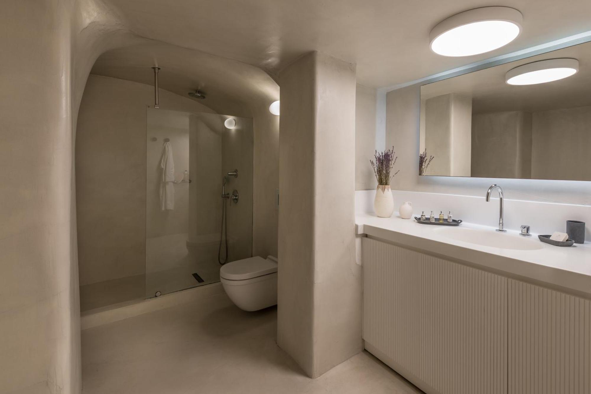 Enigma Aparthotel 4*