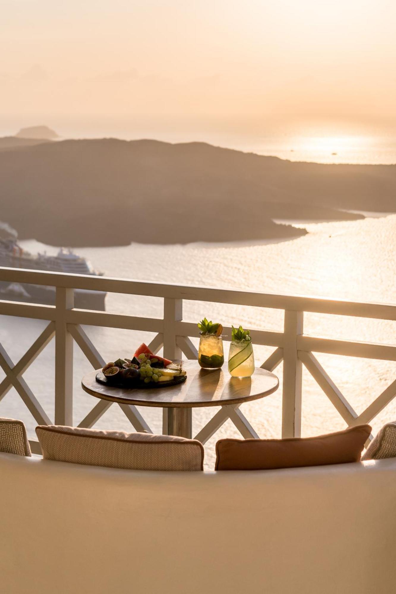 Enigma Fira (Santorini)