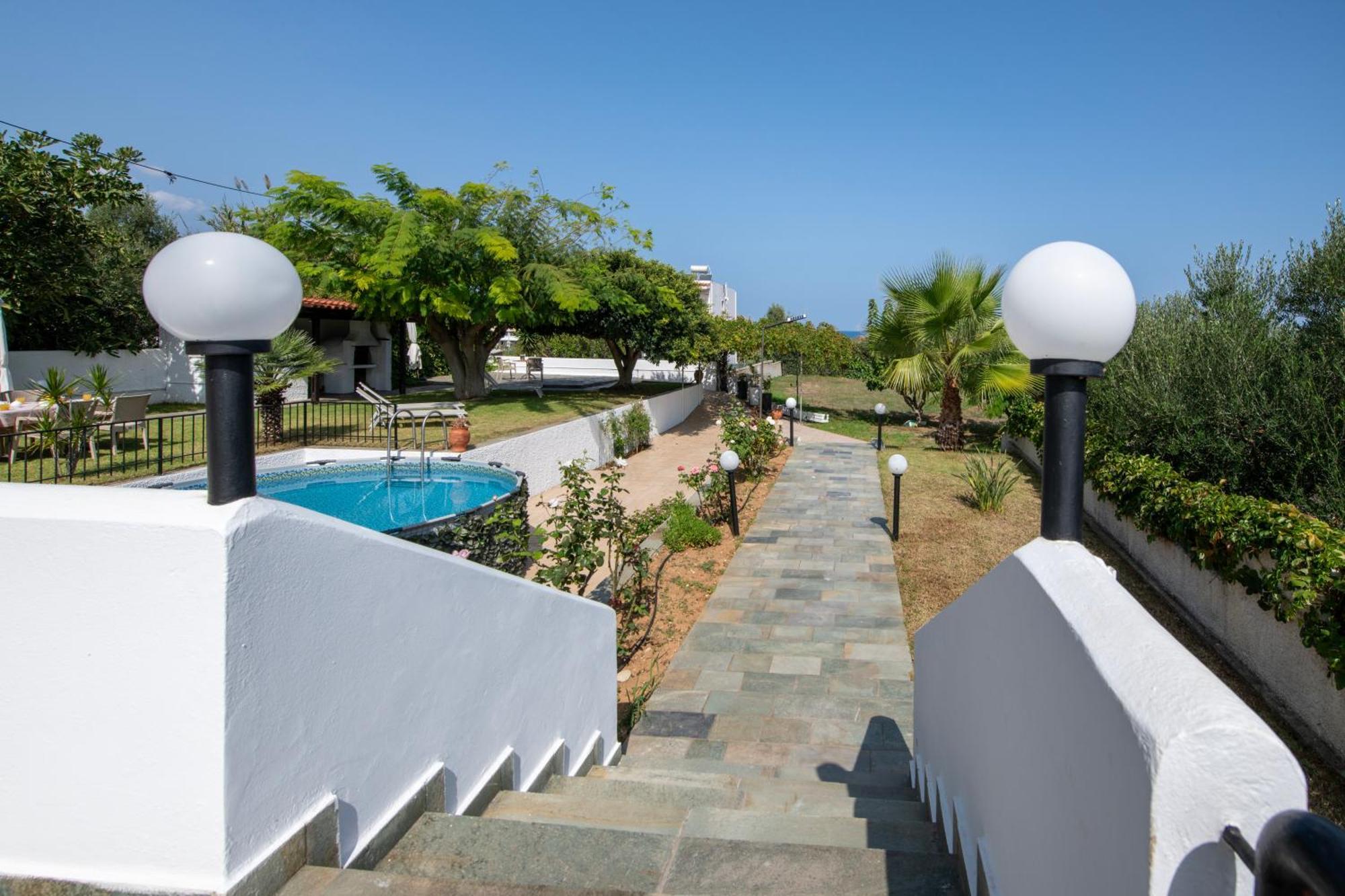 Eleni 100m From The Sea Holiday home *