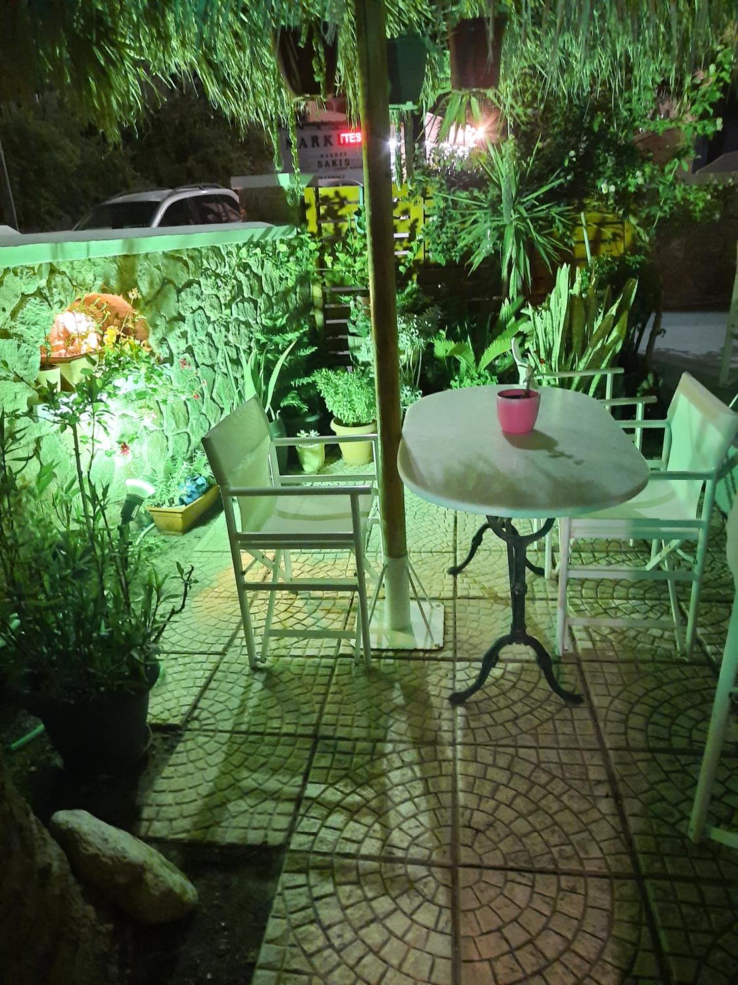 Aparthotel Zeus Kamari (Santorini)