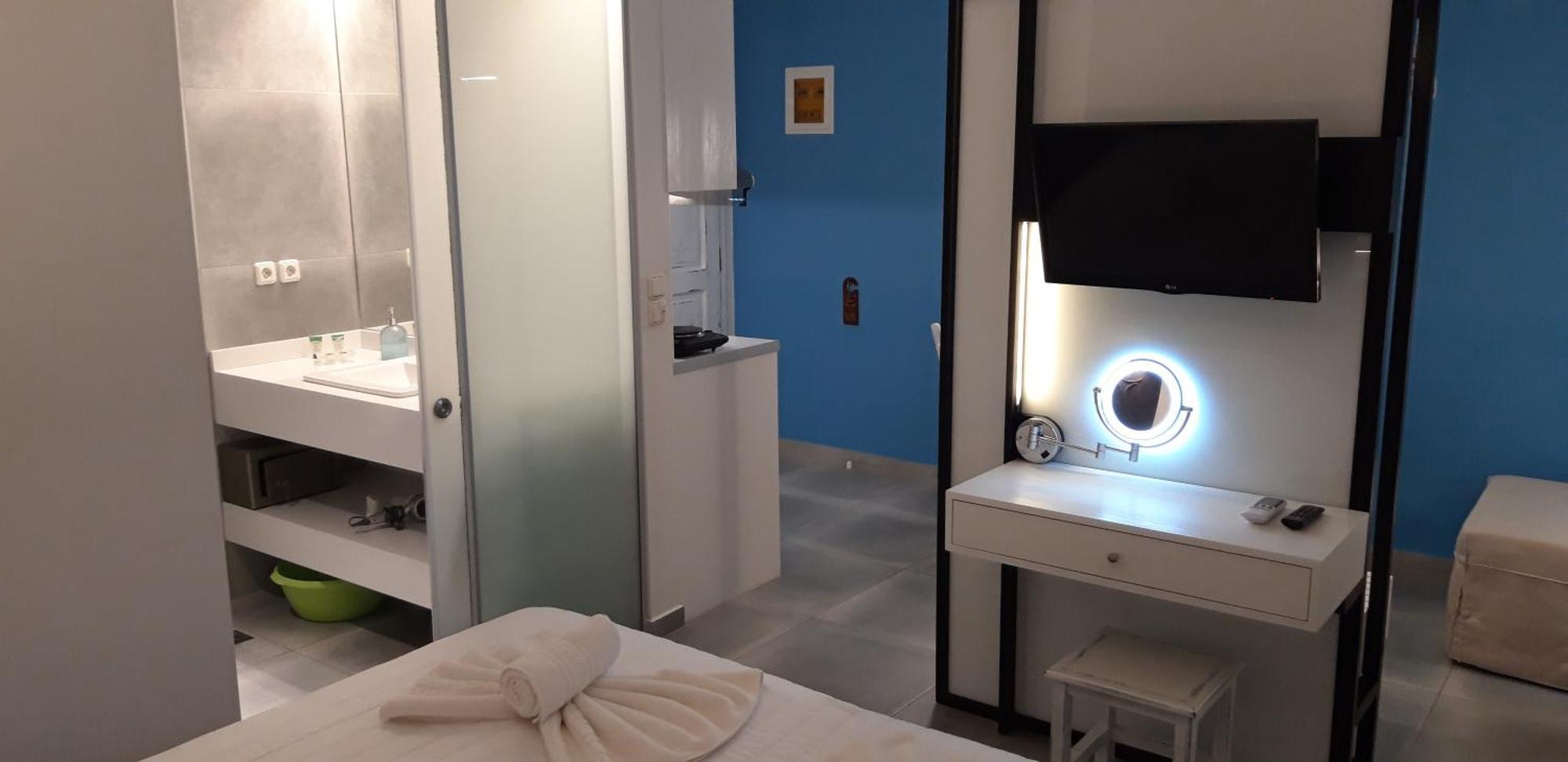 Niriides Aparthotel 3*