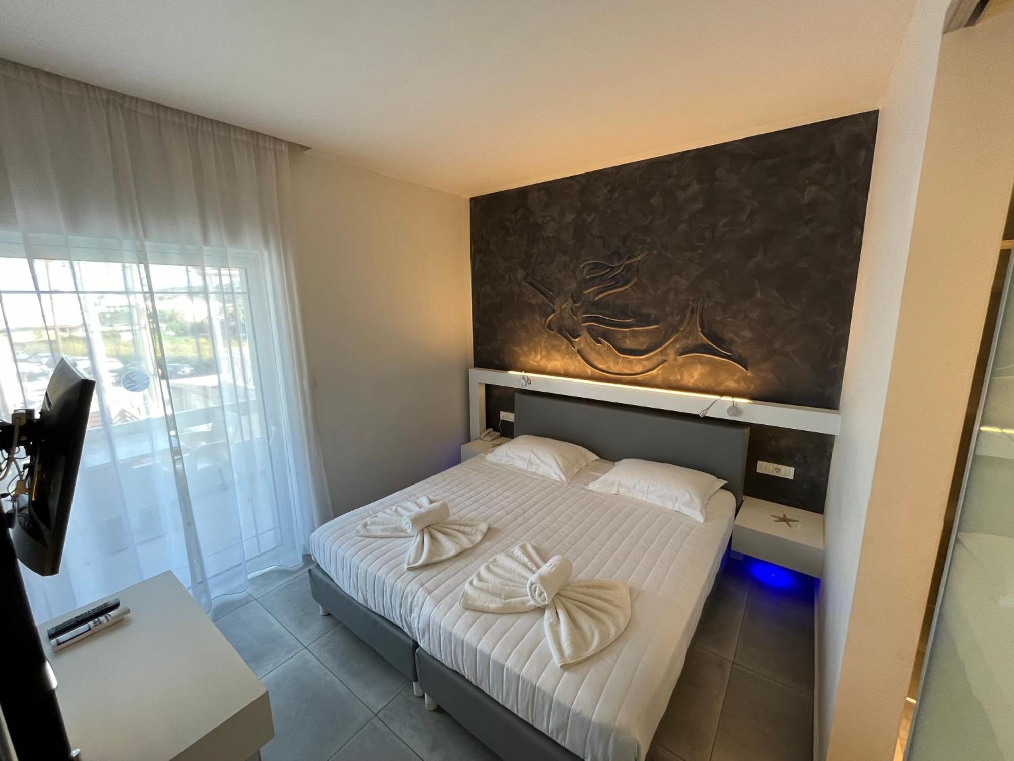 Niriides Aparthotel Almyrida (Crete)