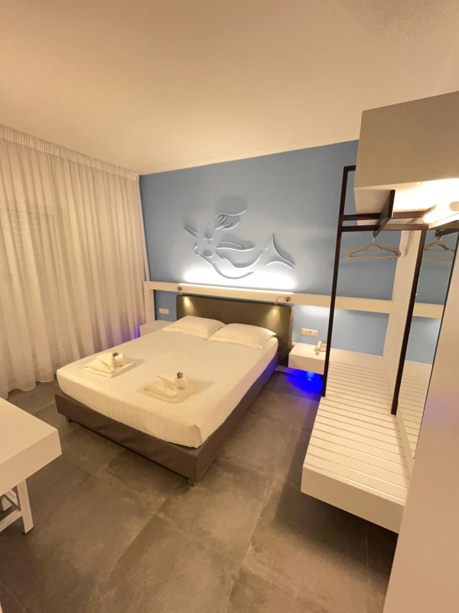 Niriides Aparthotel 3*