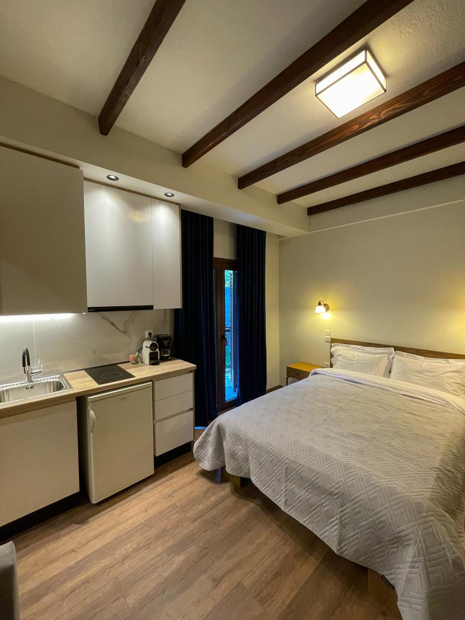 Apartment Giataki *